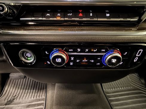 Used 2024 GMC Sierra 1500 Elevation image 30