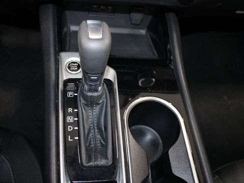 Used 2024 Nissan Altima 2.5 SV FWD image 40