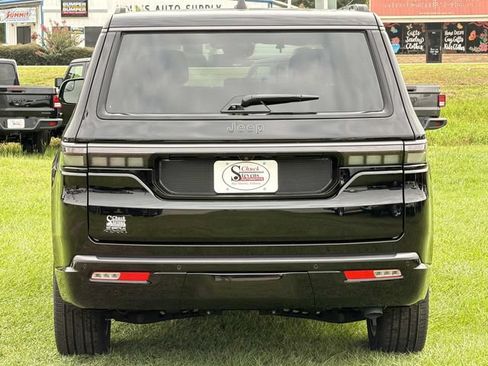 New 2026 Jeep Grand Wagoneer Summit w/ Premium Group III AWD/4WD image 9
