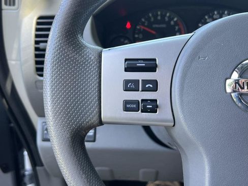 Used 2019 Nissan Frontier SV AWD/4WD image 18