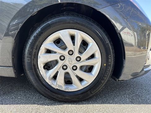 Used 2020 Hyundai Elantra SE w/ Cargo Package (C1) image 12