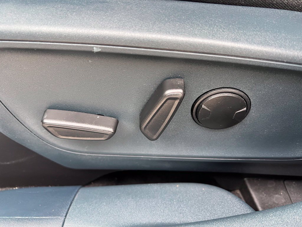 Used 2025 Ford Maverick XLT w/ XLT Luxury Package AWD/4WD image 37