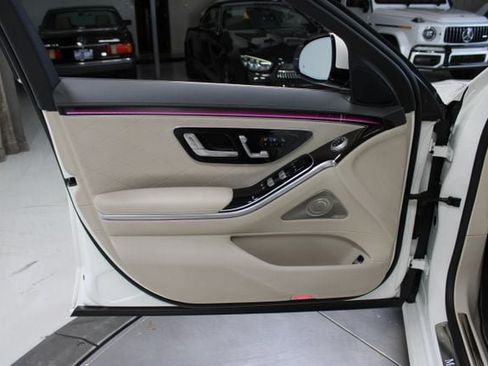 Used 2022 Mercedes-Benz S 580 4MATIC Sedan image 42