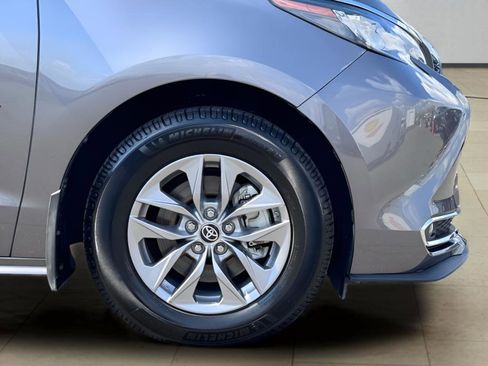 Used 2022 Toyota Sienna XLE w/ XLE Plus Package image 45