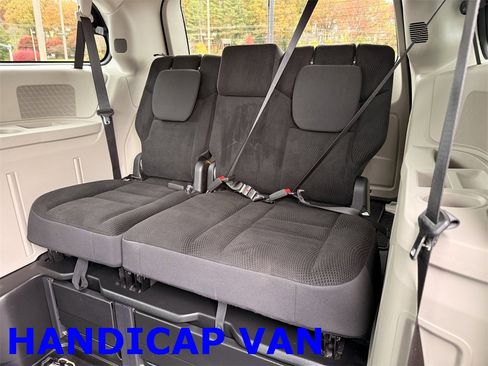 Used 2019 Dodge Grand Caravan SE image 14