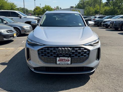 Used 2025 Audi Q5 Premium w/ Convenience Package AWD/4WD image 2