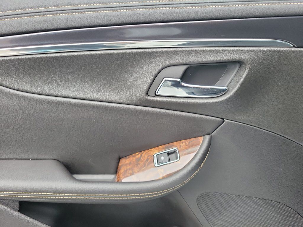 Used 2015 Chevrolet Impala LTZ FWD image 15