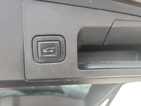 Used 2019 Cadillac XT5 FWD image 21