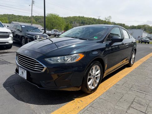 Used 2020 Ford Fusion SE FWD image 4