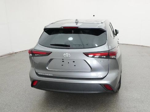 New 2026 Toyota Highlander XLE image 40