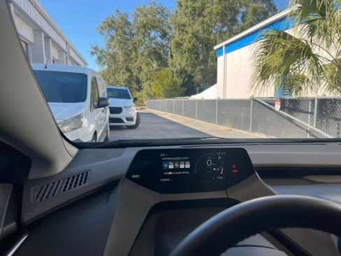 Used 2025 Toyota Prius LE image 34