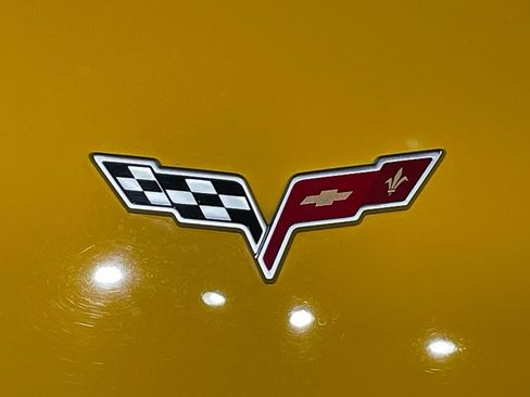 Used 2005 Chevrolet Corvette Convertible w/ Preferred Equipment Group RWD image 5