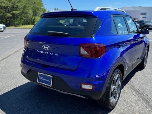 Certified 2025 Hyundai Venue Limited FWD image 6