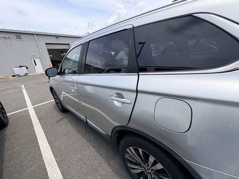 Used 2019 Mitsubishi Outlander SEL AWD/4WD image 3
