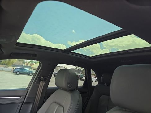 Used 2021 Audi Q3 2.0T Premium w/ Convenience Package image 29