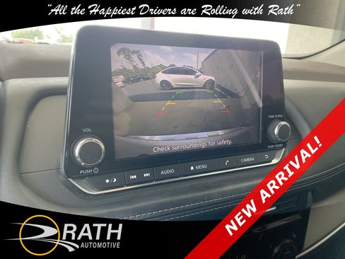 Used 2022 Nissan Rogue SV w/ SV Premium Package FWD image 15
