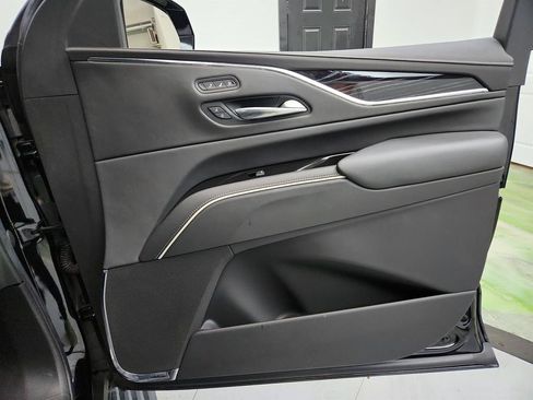 Used 2022 Cadillac Escalade ESV Sport w/ Touring Package AWD/4WD image 29