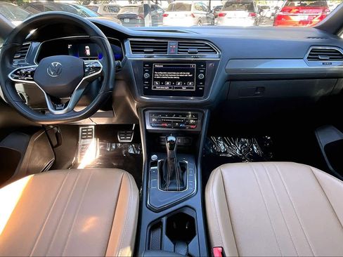 Certified 2023 Volkswagen Tiguan SE R-Line image 15