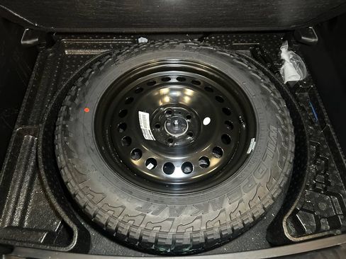 Used 2025 Jeep Compass Trailhawk AWD/4WD image 19