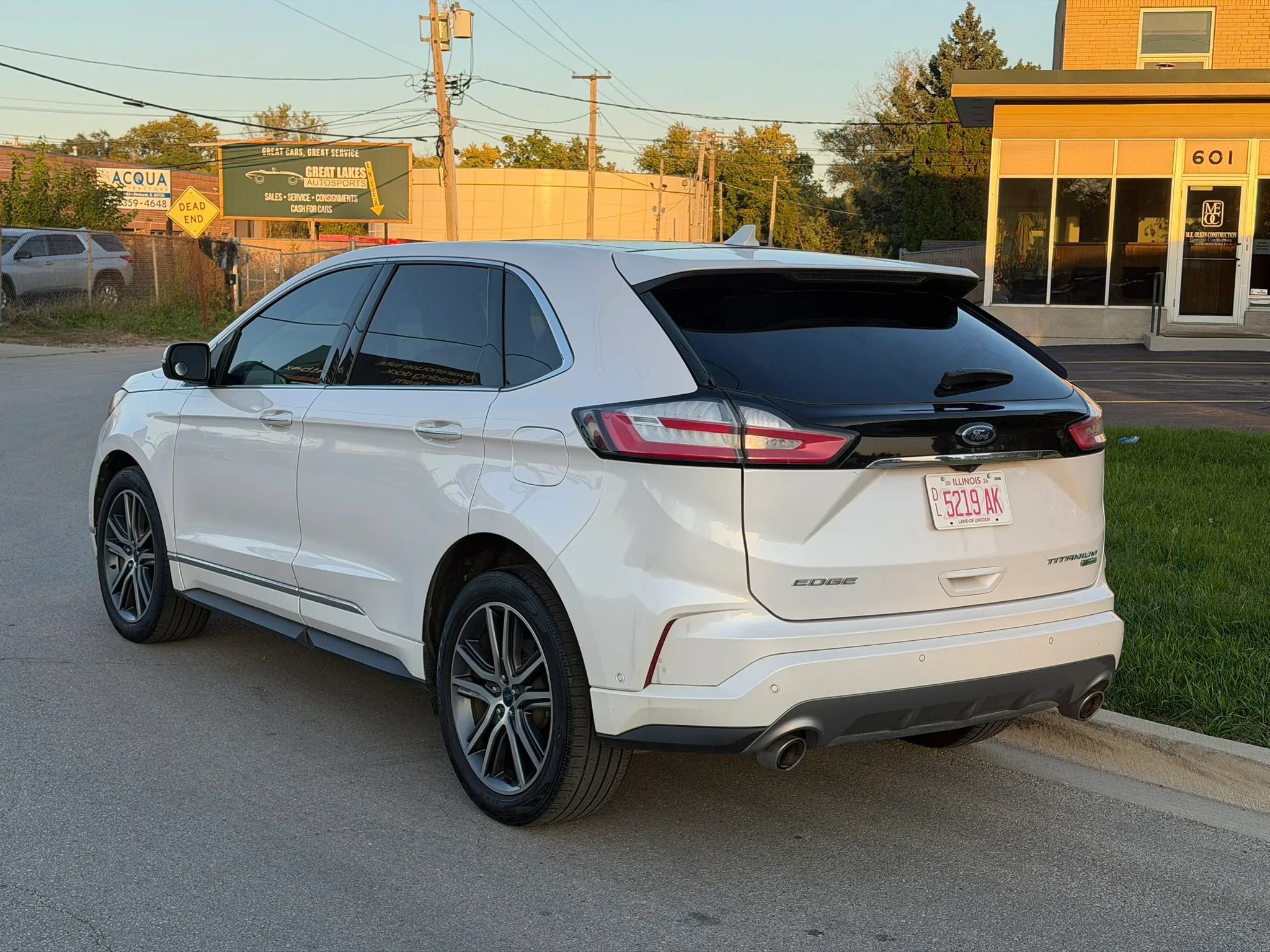 Used 2019 Ford Edge Titanium w/ Equipment Group 301A FWD image 3