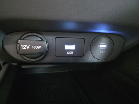 Used 2025 Hyundai Elantra Sport FWD image 19