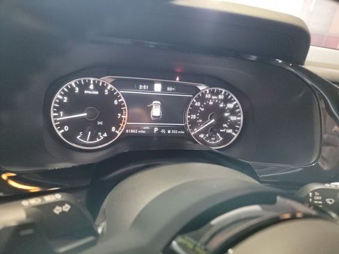 Used 2023 Nissan Pathfinder SL AWD/4WD image 10