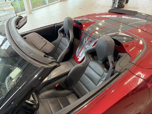 Used 2015 Chevrolet Corvette Z06 w/ 3LZ Preferred Equipment Group image 14