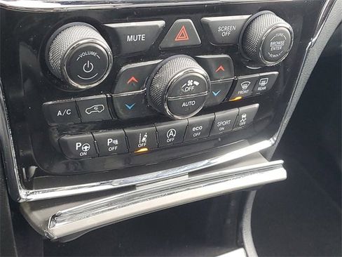 Used 2021 Jeep Grand Cherokee Overland image 30