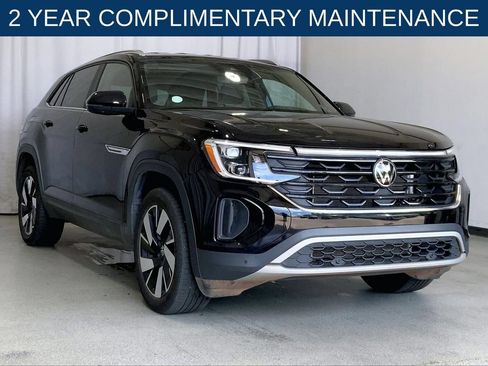 Used 2025 Volkswagen Atlas Cross Sport SE FWD image 1