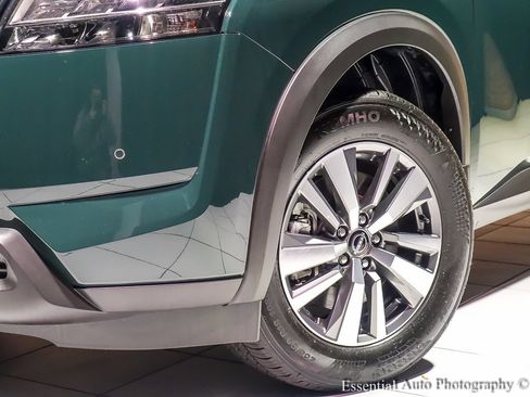 Used 2023 Nissan Pathfinder SL image 5