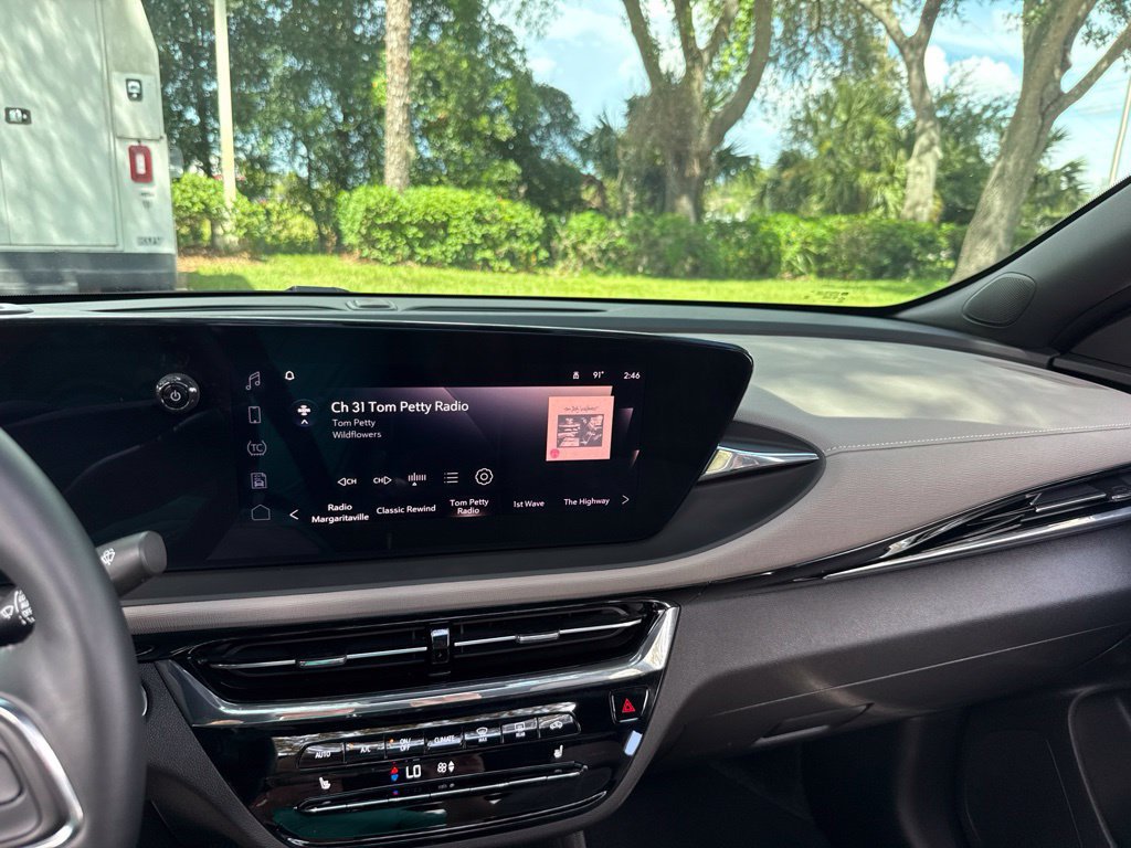Used 2025 Buick Envista Avenir FWD image 37