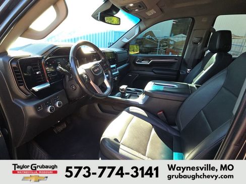 Used 2022 GMC Sierra 1500 SLT w/ SLT Convenience Package AWD/4WD image 9