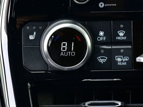 Certified 2022 Toyota Highlander XLE image 26