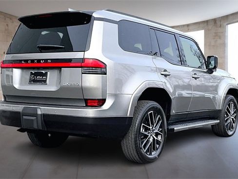 Used 2025 Lexus GX 550 image 5