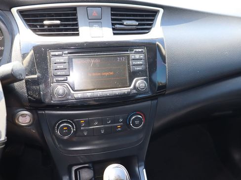 Used 2017 Nissan Sentra SV FWD image 6