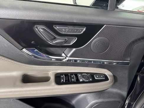 New 2026 Lincoln Corsair Premiere image 16