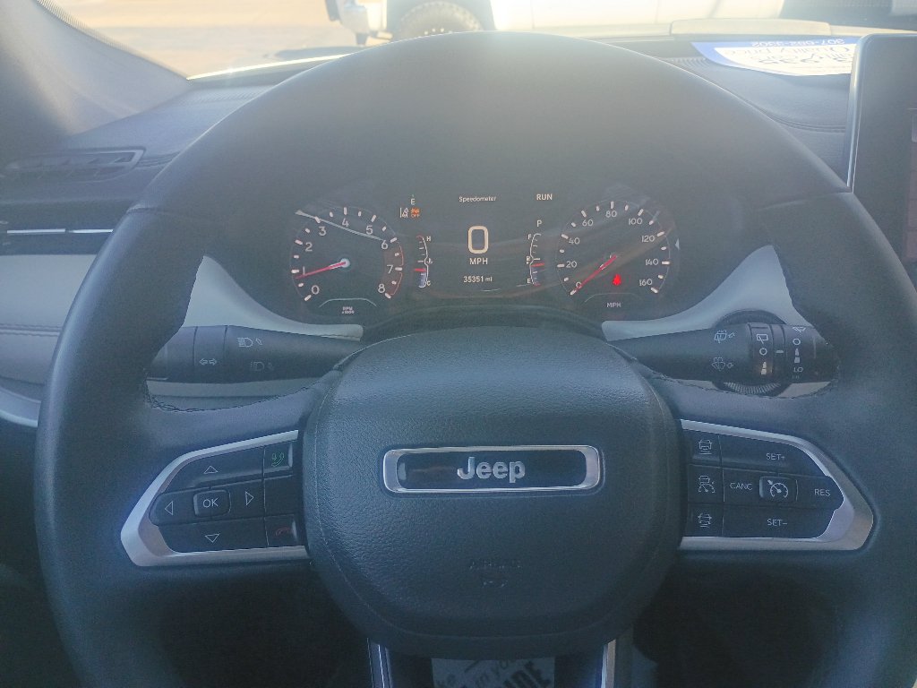 Used 2025 Jeep Compass Limited AWD/4WD image 17