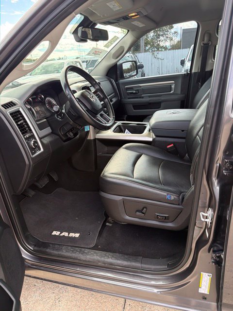 Used 2018 RAM 1500 Classic SLT w/ SLT Plus D←cor Group AWD/4WD image 5