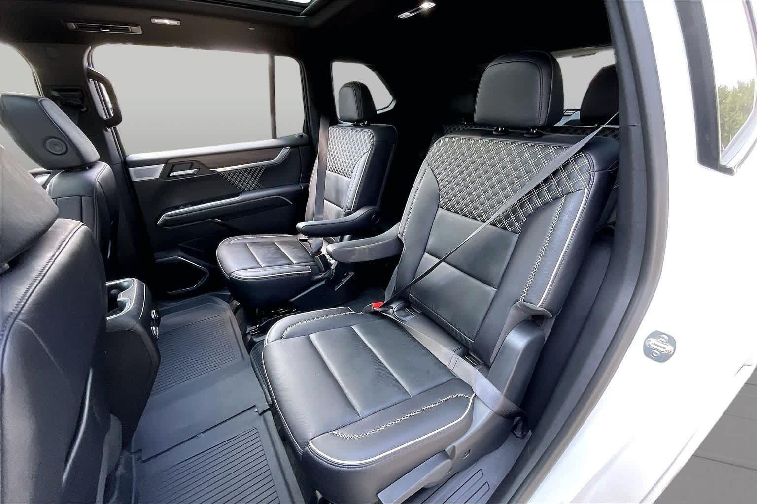 Used 2025 GMC Acadia Denali w/ Super Cruise Package FWD image 20