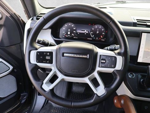 Used 2024 Land Rover Defender 130 X-Dynamic SE AWD/4WD image 13