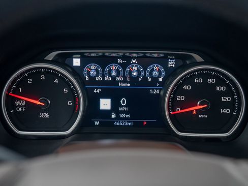 Used 2021 Chevrolet Tahoe Z71 w/ Z71 Off-Road Package image 15