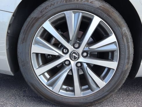 Used 2019 Lexus ES 300h w/ Premium Package FWD image 17