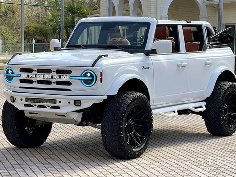 Used 2025 Ford Bronco Outer Banks image 4