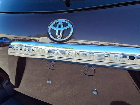 Used 2013 Toyota Highlander SE AWD/4WD image 35