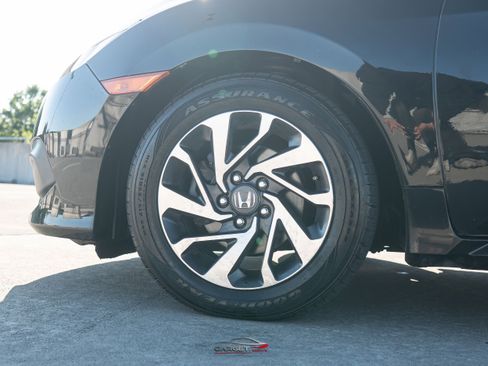 Used 2018 Honda Civic EX image 8