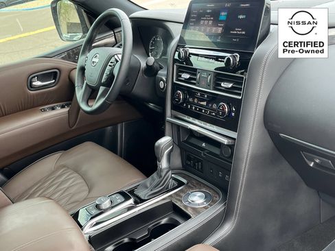 Certified 2023 Nissan Armada Platinum w/ Captain's Chairs Package RWD image 9