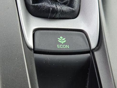 Used 2018 Honda Accord EX image 24