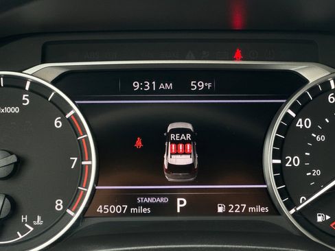 Used 2024 Nissan Rogue SV image 27