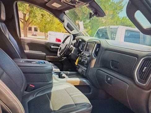 Used 2020 Chevrolet Silverado 1500 High Country w/ Technology Package AWD/4WD image 13