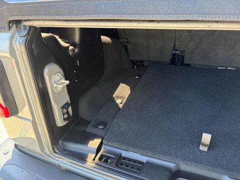 Used 2022 Jeep Wrangler Unlimited Rubicon w/ Steel Bumper Group image 13